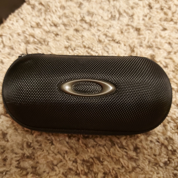 Men's Oakley sunglasses - Picture 10 of 11